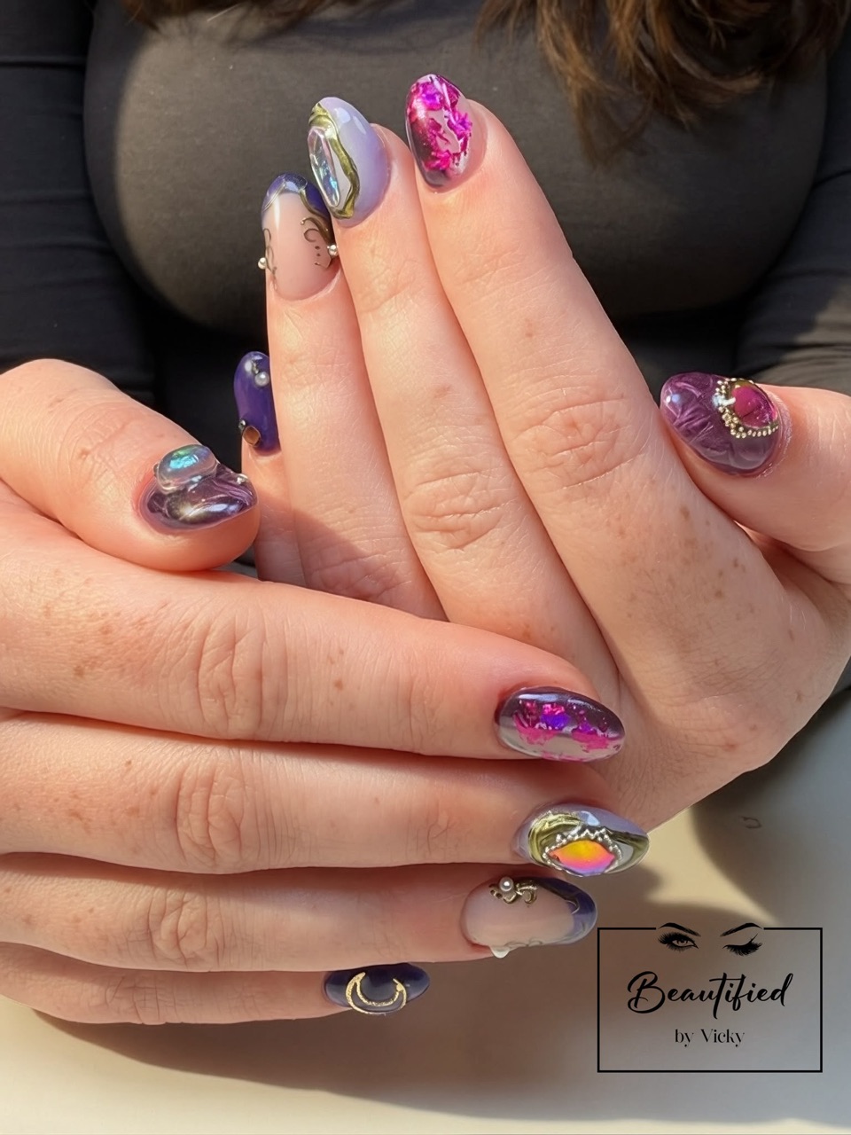Nageldesign in Lila