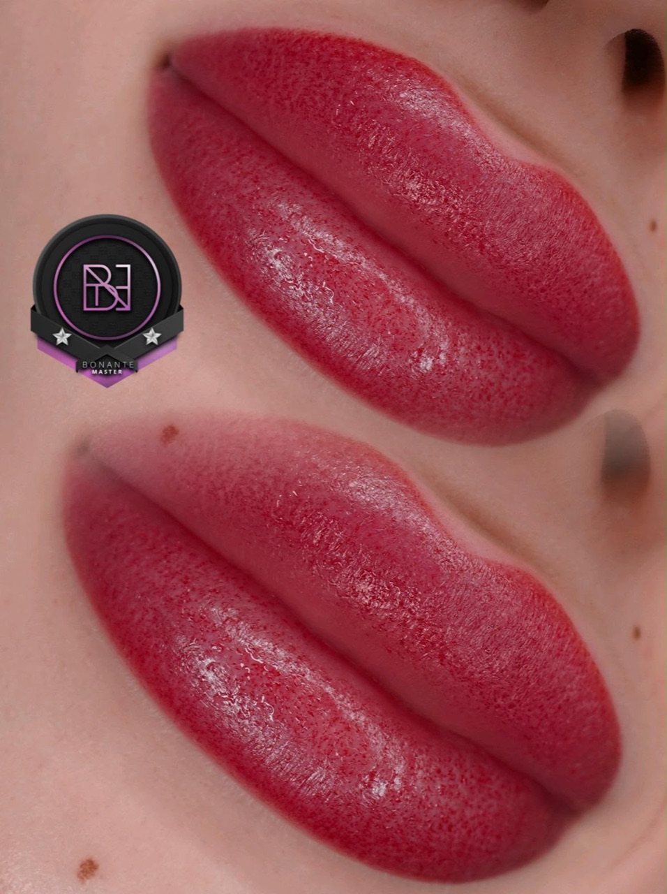Permanent Make-up Lippen in Rot